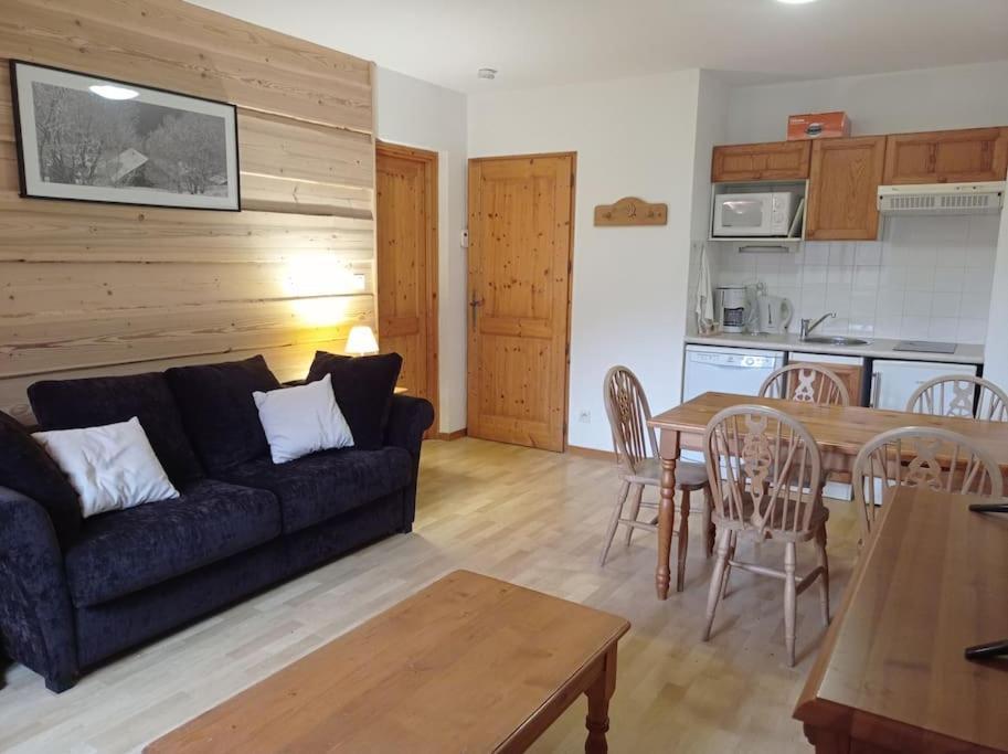 Bel Appartement En Residence Avec Piscines Samoens Bagian luar foto