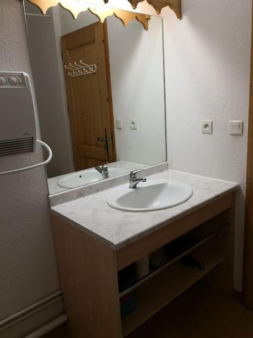 Bel Appartement En Residence Avec Piscines Samoens Bagian luar foto