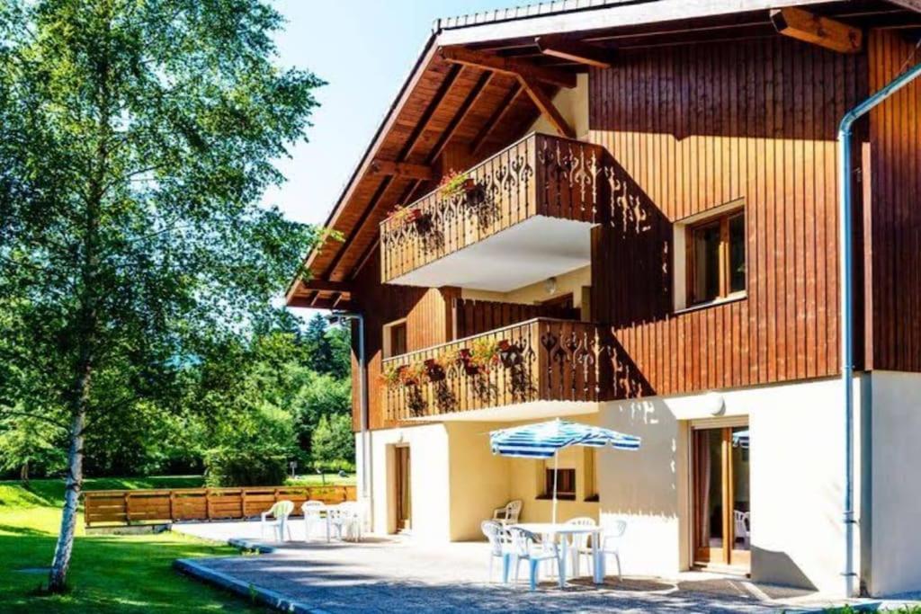 Bel Appartement En Residence Avec Piscines Samoens Bagian luar foto