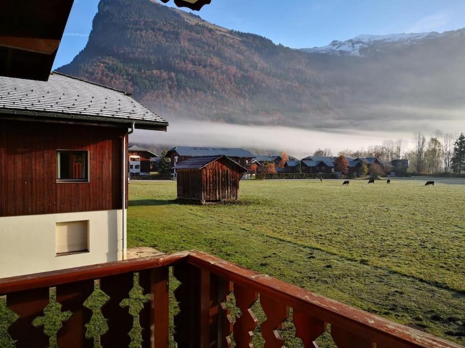 Bel Appartement En Residence Avec Piscines Samoens Bagian luar foto