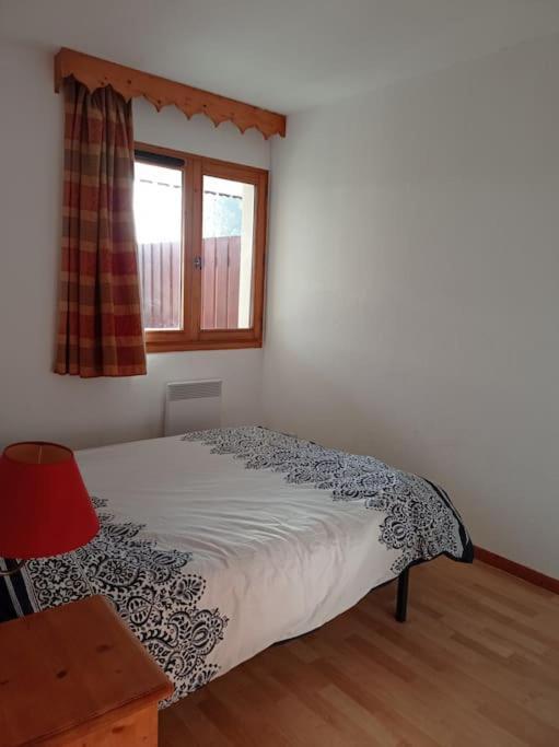 Bel Appartement En Residence Avec Piscines Samoens Bagian luar foto