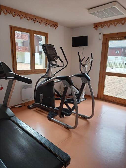 Bel Appartement En Residence Avec Piscines Samoens Bagian luar foto