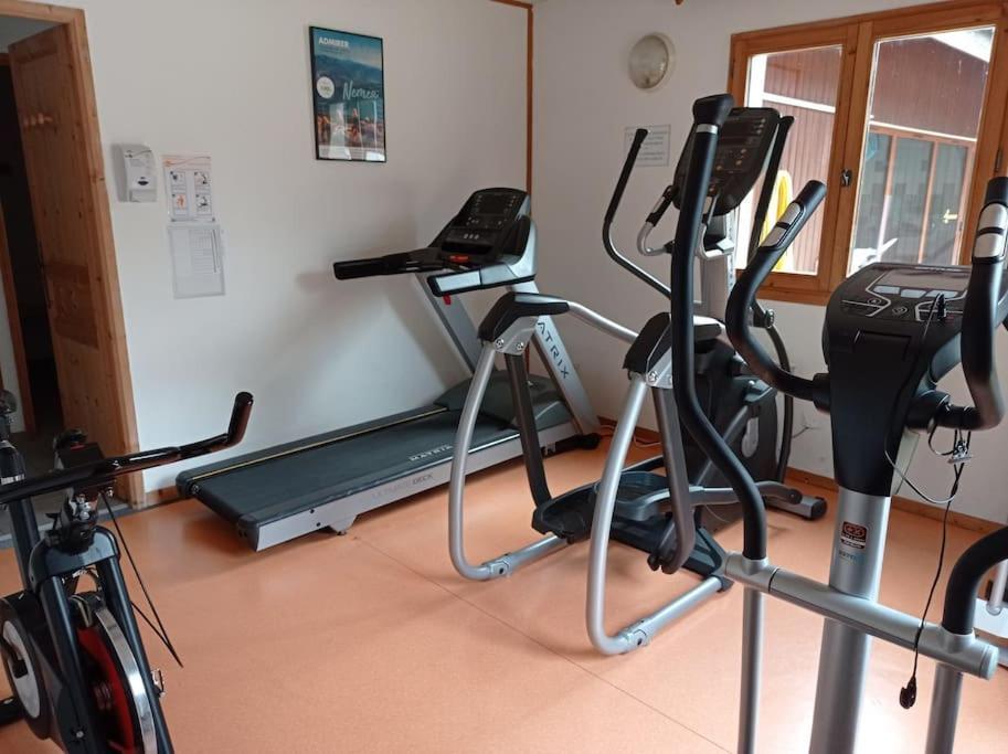 Bel Appartement En Residence Avec Piscines Samoens Bagian luar foto